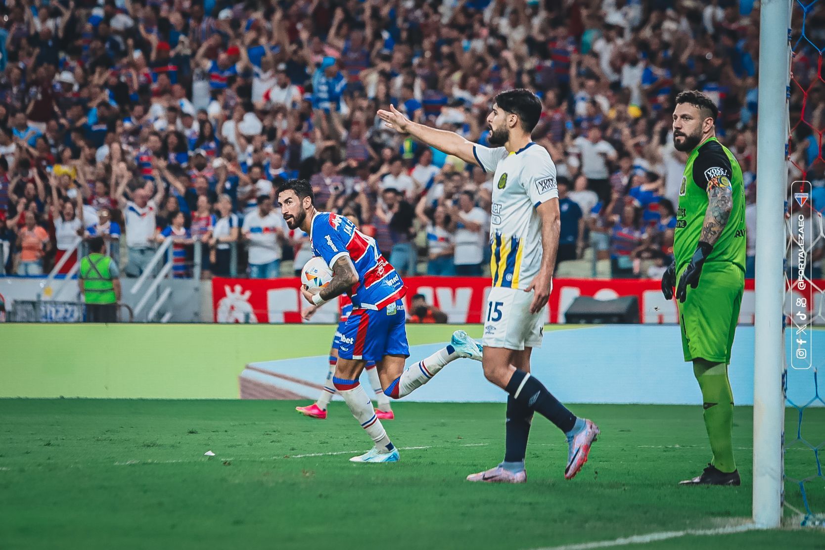 Fortaleza vira sobre o Rosario e mantém vivo sonho do título da Copa Sul-Americana