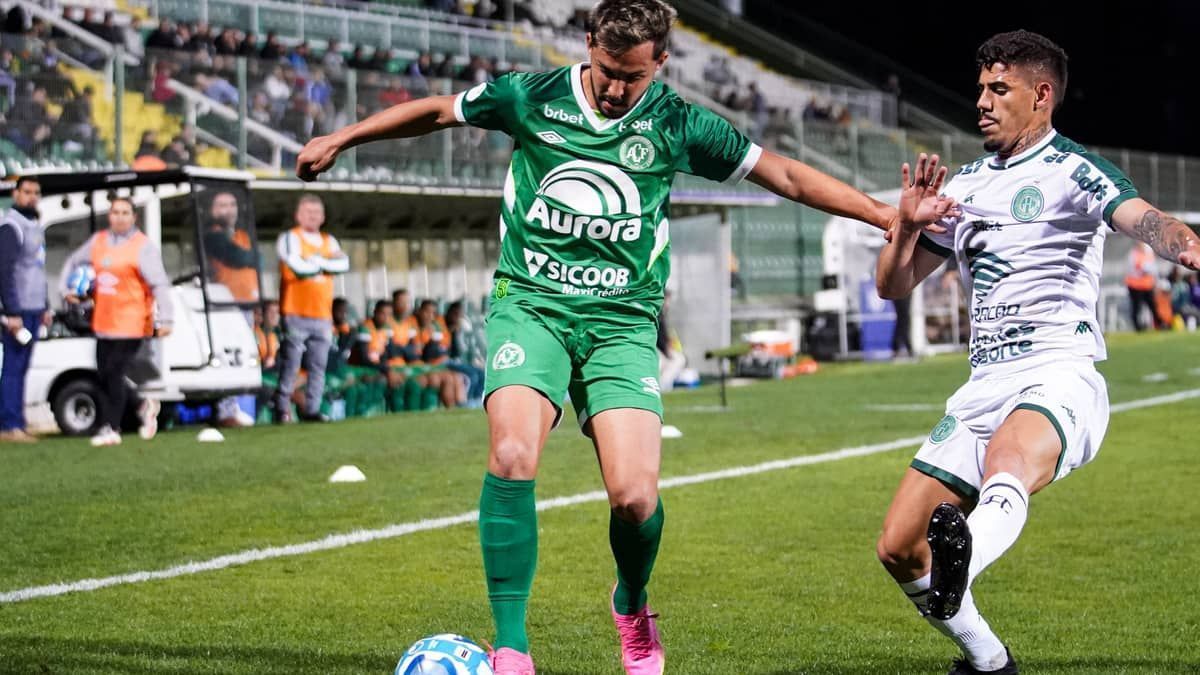 Guarani vence a Chape fora de casa e assume vice-liderança da Série B