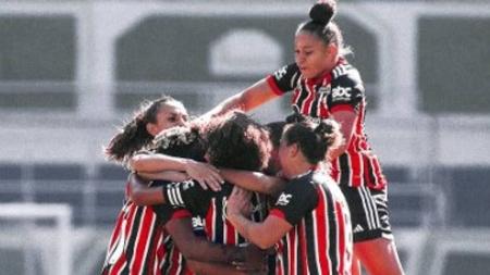 Fora de casa, São Paulo venceu o Palmeiras por 3 a 1 e garantiu vaga na semifinal