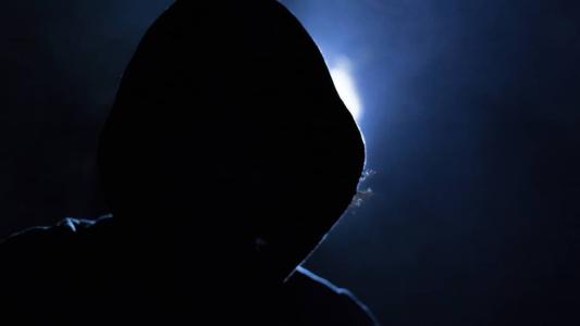 Foram encontrados prints de registros de crianças nuas e sofrendo violência sexual
