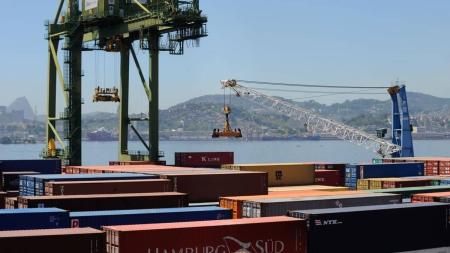 Foram movimentadas 279,5 milhões de toneladas em mercadorias pelos portos entre janeiro e março