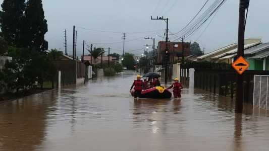 Força-tarefa busca combater destruição após chuvas