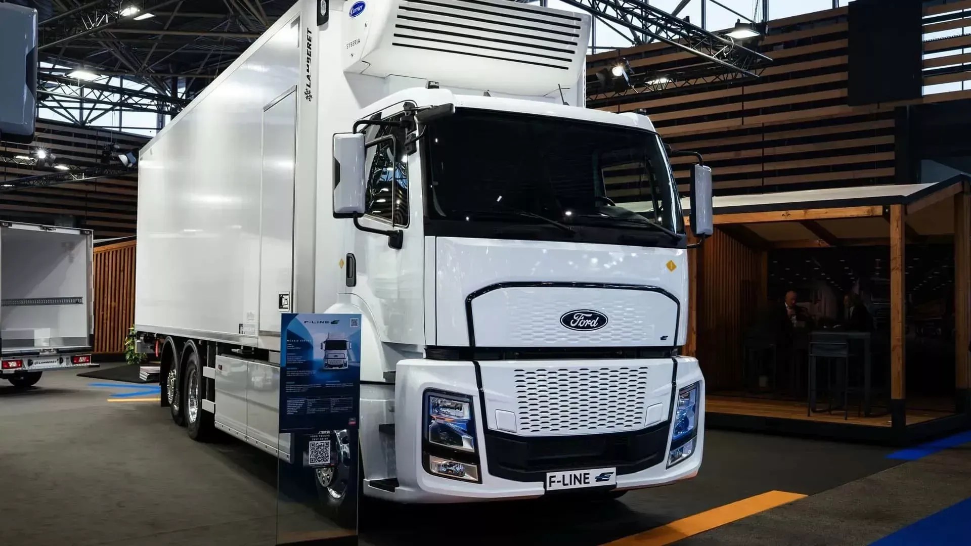Ford apresenta seu primeiro caminhão elétrico, com autonomia de até 300 km