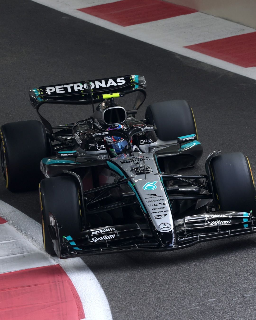 Fórmula 1: Russel é mais rápido no 3º treino, e Hamilton bate; Bortoleto fica em 11º