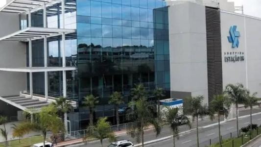 Forro de gesso desabou em loja do primeiro piso do Shopping Estação