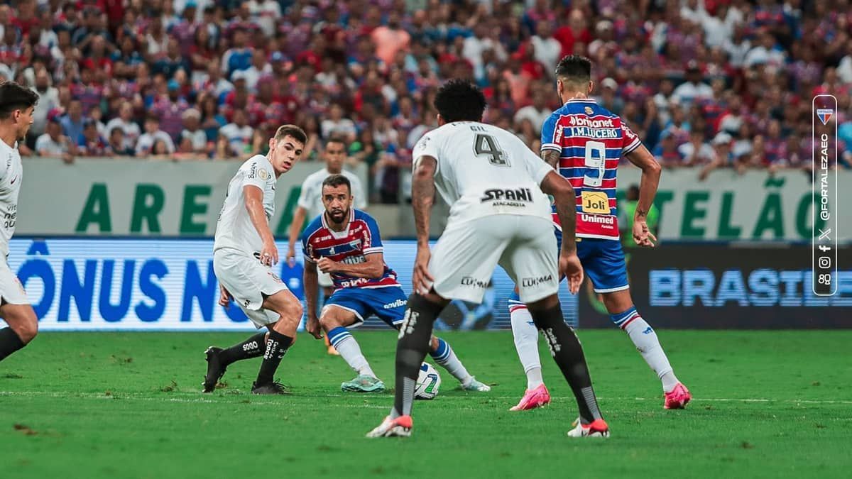 Fortaleza vence o Corinthians pelo Brasileiro em prévia de decisão na 'Sula'