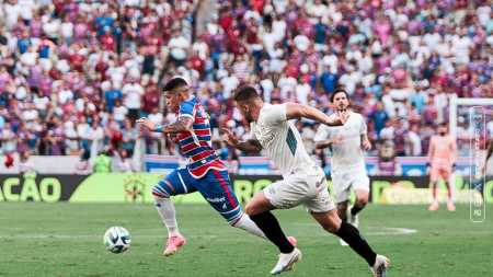 Fortaleza e Grêmio se enfrentaram na tarde deste sábado (30), pelo Brasileirão