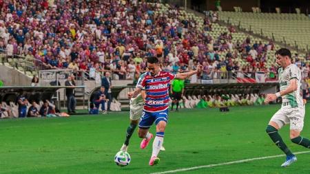 Fortaleza e Palmeiras se enfrentaram neste domingo, na Arena Castelão