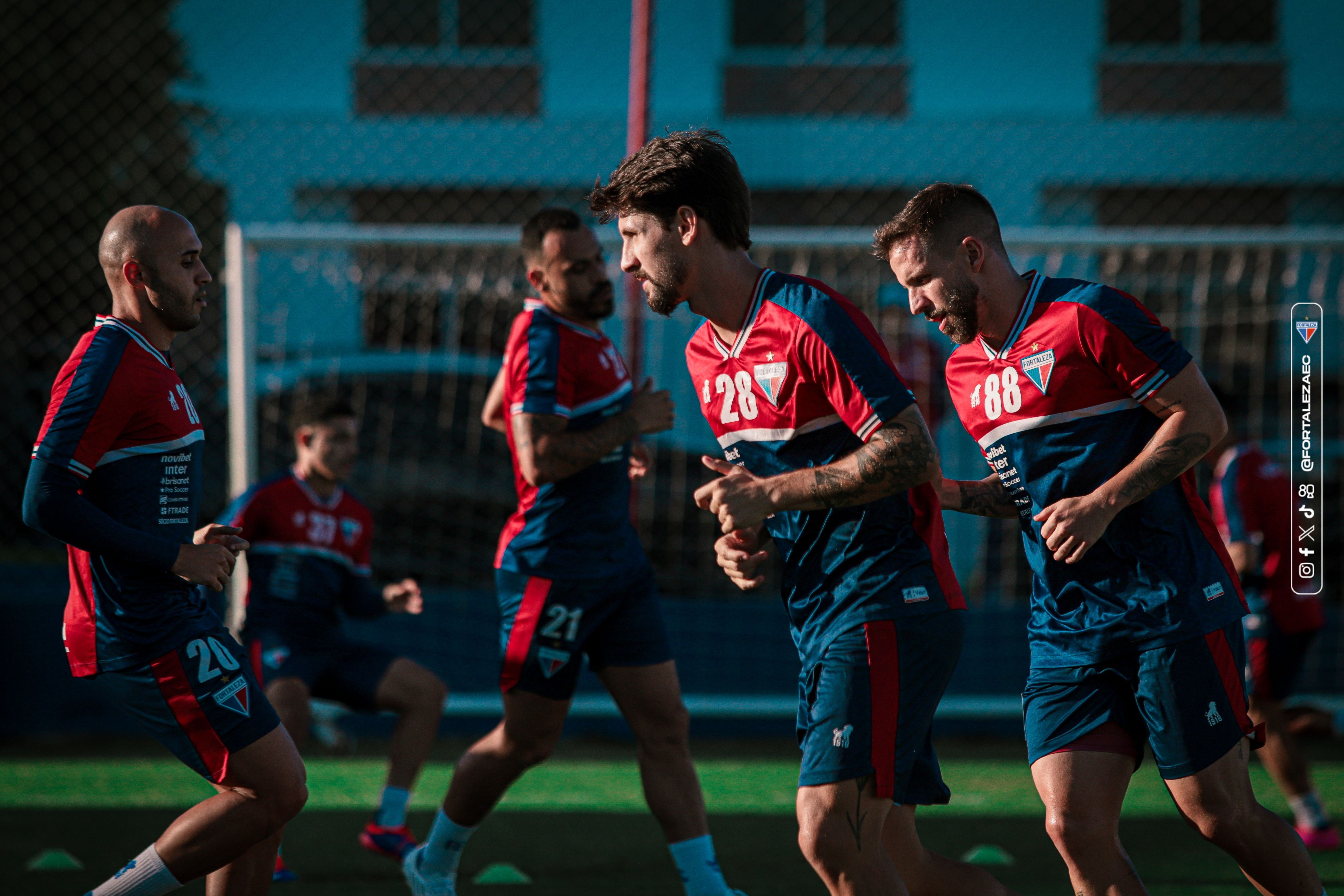 Em grande fase, Fortaleza recebe o Atlético-GO para se consolidar na briga pelo G4