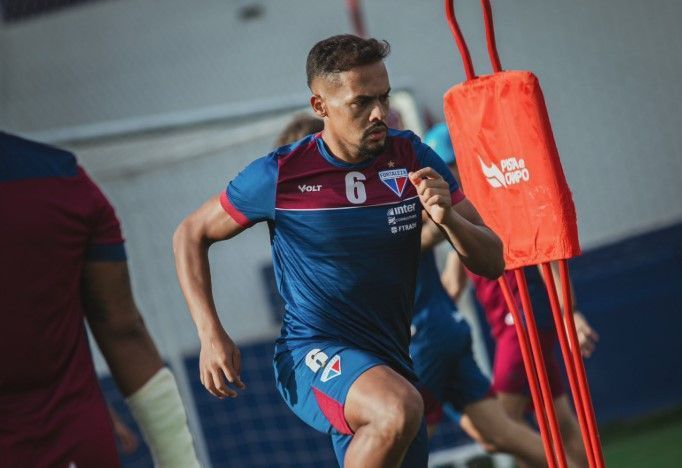 Bruno Pacheco durante treino do Fortaleza em março de 2025