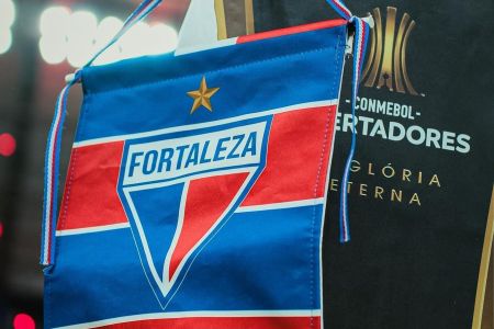 Flâmula do Fortaleza na Arena Castelão, palco do jogo desta terça-feira (13)