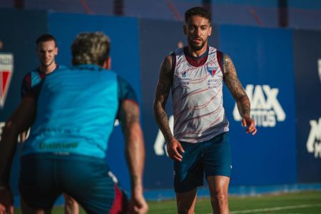 Matheus Pereira durante treino do Fortaleza