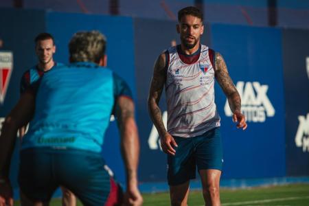 Matheus Pereira durante treino do Fortaleza