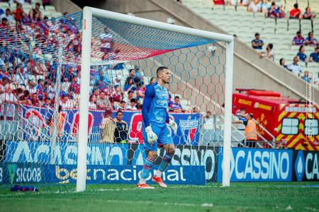 Magrão em ação pelo Fortaleza, contra o Bahia