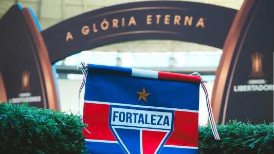Flâmula do Fortaleza na Arena Castelão, palco do jogo de ida das oitavas de final da Libertadores