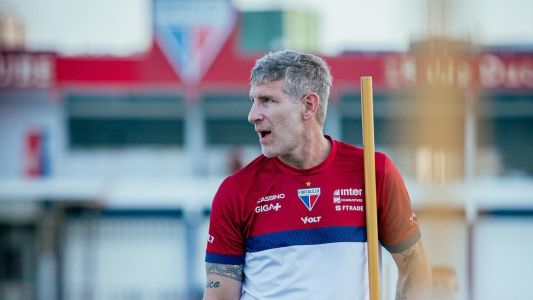 Técnico Martín Palermo durante treino do Fortaleza