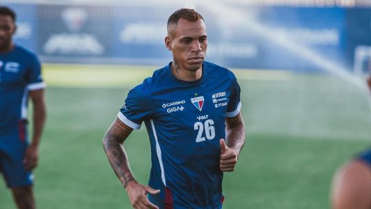 Atacante Breno Lopes durante treino do Fortaleza