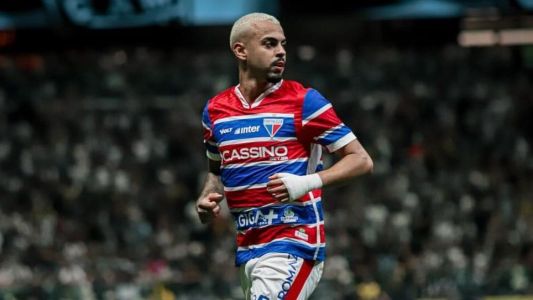 Pierre em campo pelo Fortaleza no Campeonato Brasileiro