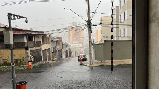Forte chuva atinge BH horas antes da bola rolar entre América e Cruzeiro
