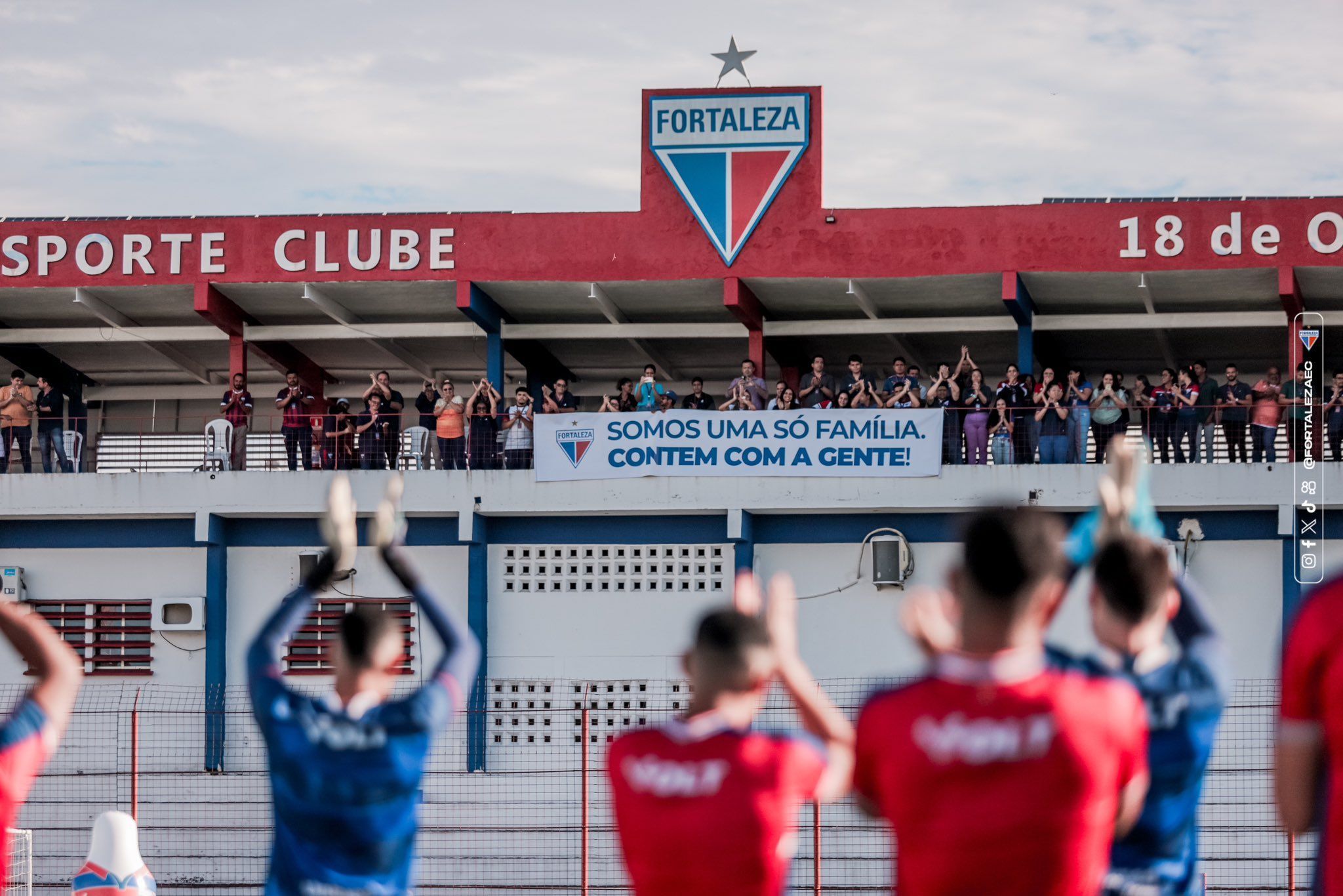 'Somos uma só família': funcionários do Fortaleza fazem homenagem a jogadores