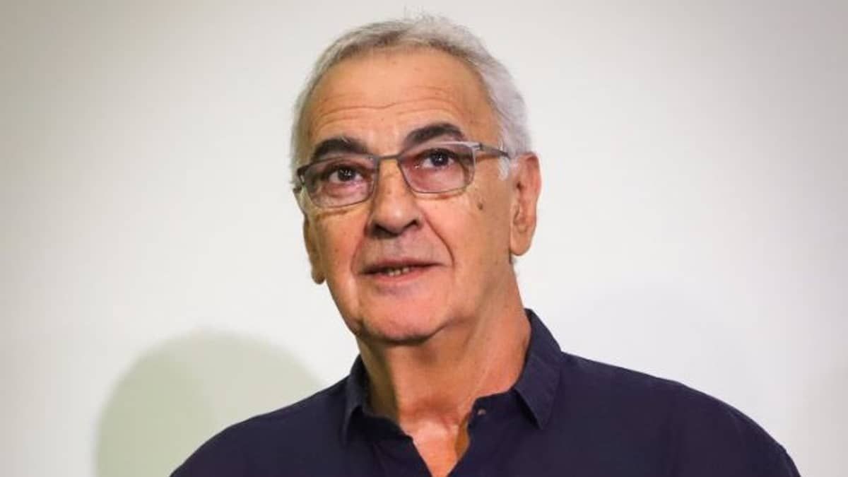 Técnico do Universitario ironiza comemoração do Corinthians e compara a gesto racista