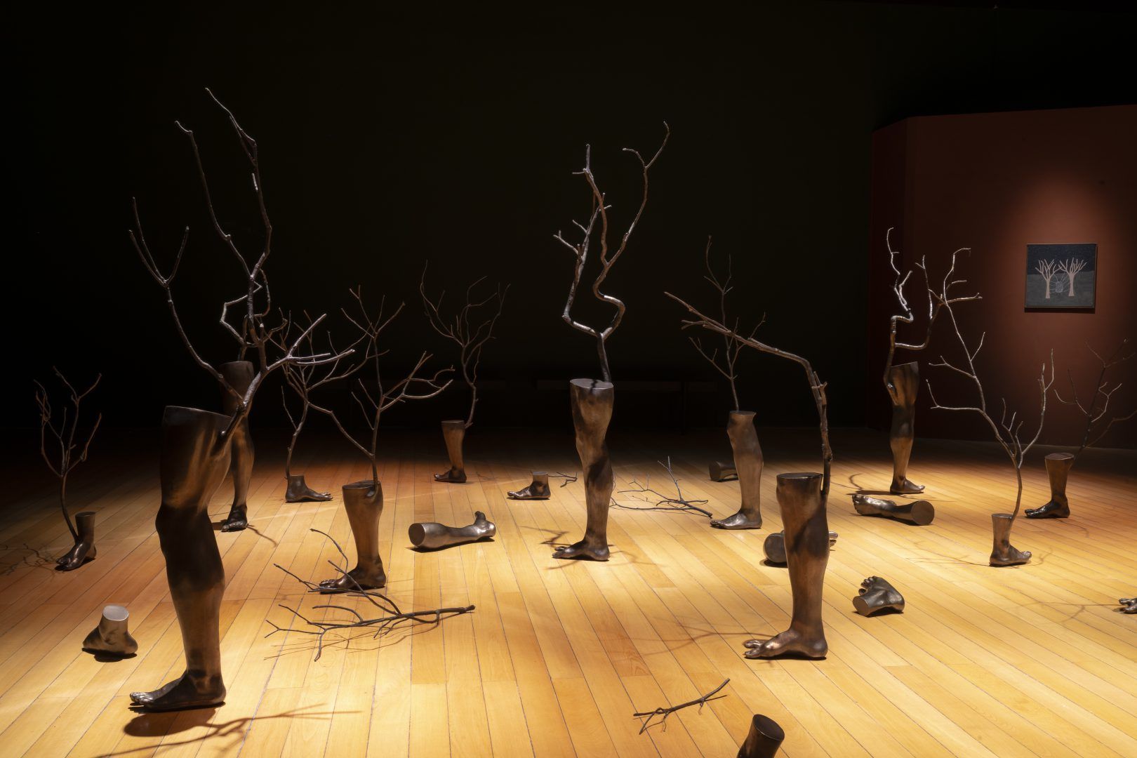 Exposição “Finca-Pé: Estórias da Terra”, de Antonio Obá, é opção gratuita no CCBB BH