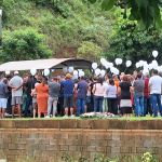 Sob forte emoção, corpo de vítima de queda em obra é sepultado em Coronel Fabriciano