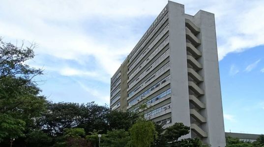 prédio onde ficam várias secretarias da Prefeitura de Juiz de Fora