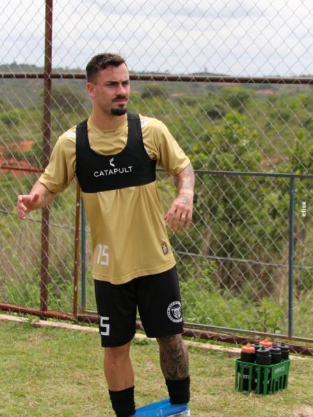 Foto do jogador Gustavo Ermel