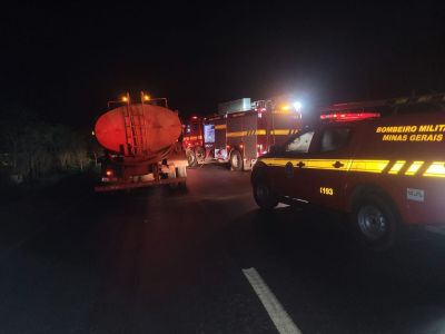 Carreta incendiada em Br no Norte de Minas