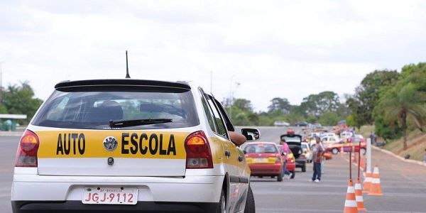 Exame continuaria sendo obrigatório, mas sem a necessidade de cumprir horas-aula, como acontece atualmente