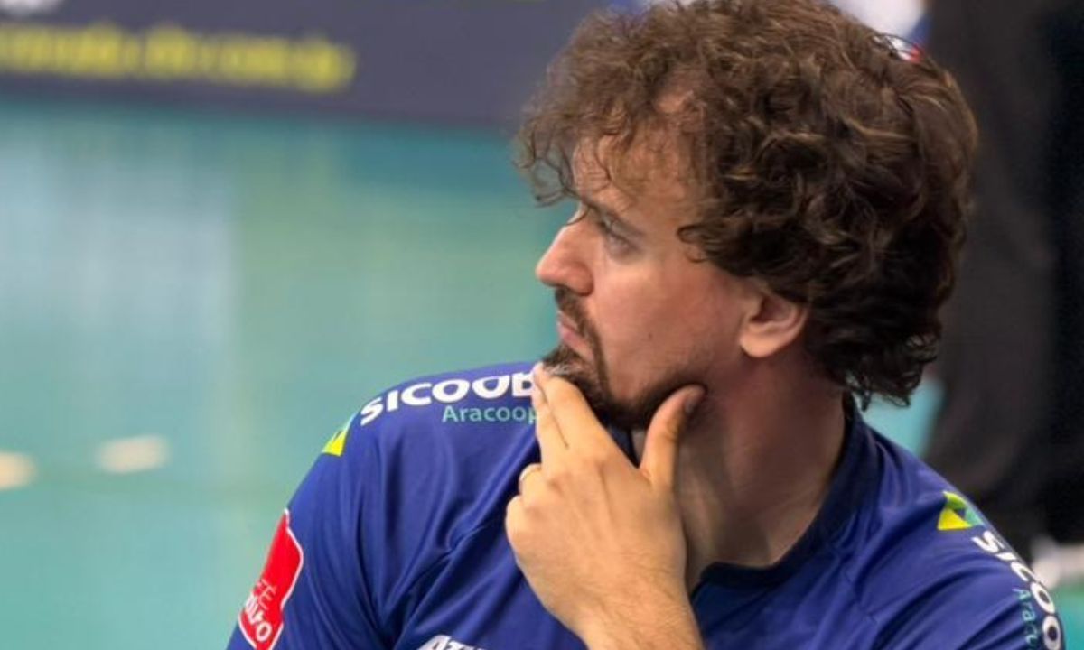 'Demonstra o equilíbrio da Superliga': diz técnico do Monte Carmelo sobre tie-breaks