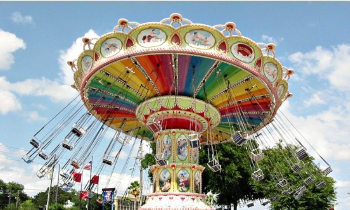 Parque desmonta brinquedo após queda de criança em Barbacena (MG)