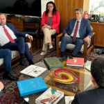 Energia foi religada para mais metade da população atingida no RS, segundo Ministério