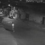 PM prende suspeito de esfaquear homem enquanto ele dormia na porta de casa em BH