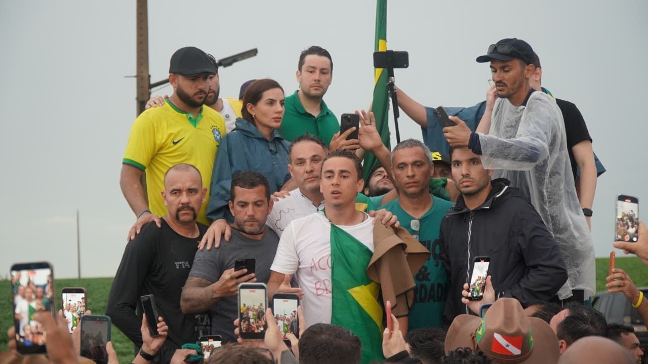 Apesar pré-candidatura de Flávio, Nikolas diz que Bolsonaro é o único líder de direita