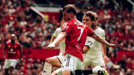 Em casa, United fecha pré-temporada com empate diante da Fiorentina