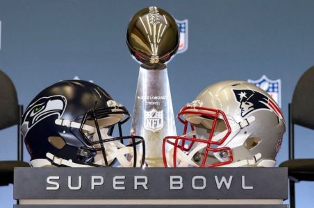 Capacetes Seattle Seahawks e New England Patriots