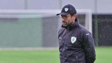 Alberto Valentim, treinador do América