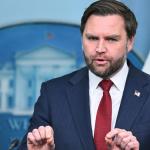 Vice de Trump diz que mulher executada por polícia imigratória interviu exercício da lei