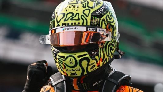 Lando Norris, da McLaren, celebra pole para corrida sprint do GP de São Paulo de F1