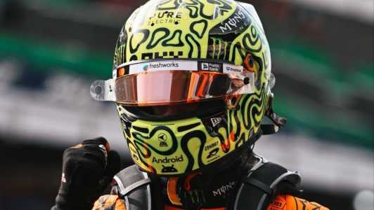 Lando Norris, da McLaren, celebra pole para corrida sprint do GP de São Paulo de F1