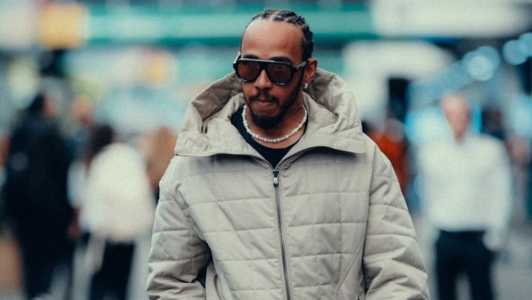 Lewis Hamilton, piloto da Ferrari, no paddock do Autódromo de Interlagos, em São Paulo