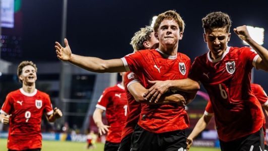 Atacante Moser, da Áustria, comemora gol na semifinal do Mundial sub-17