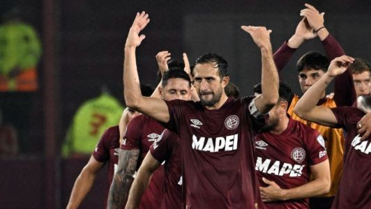 Carlos Izquierdoz, zagueiro e capitão do Lanús