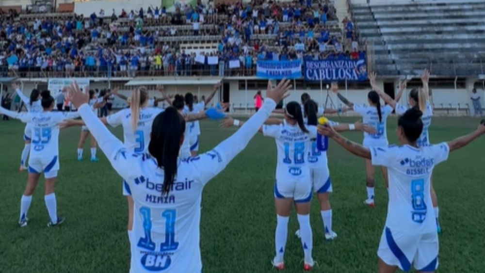 Cruzeiro Feminino goleia Valadares e mantém aproveitamento perfeito no Mineiro