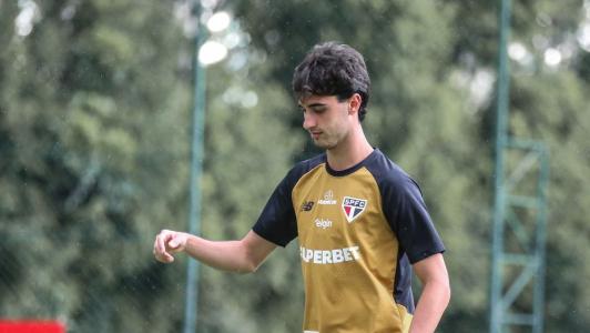 Rodriguinho em ação durante treino do São Paulo