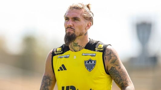 Lyanco, do Atlético, em treinamento na Cidade do Galo, em Vespasiano