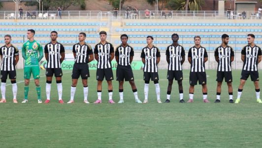 Jogadores da categoria sub-20 do Atlético antes de jogo contra o Flamengo, pela Copa do Brasil Sub-20