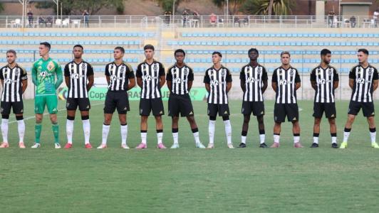 Jogadores da categoria sub-20 do Atlético antes de jogo contra o Flamengo, pela Copa do Brasil Sub-20